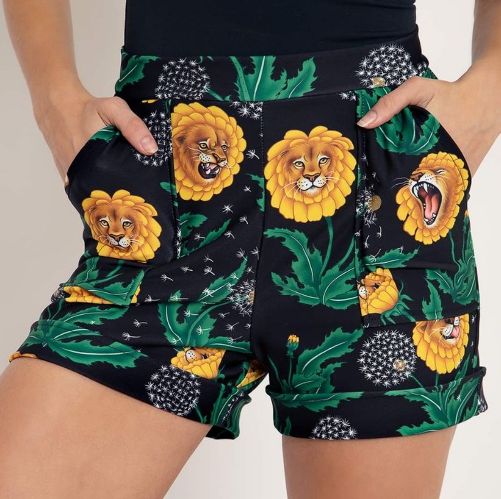 Blackmilk Dandy Lions Floral Cuffed Shorts Dandelion Lion Print Size XL